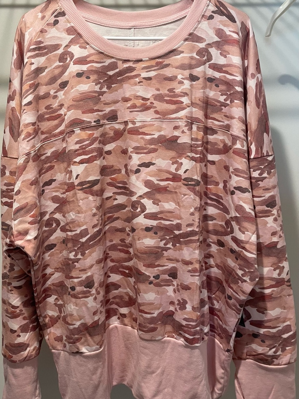 Tahari Sport Light Pink Camo Pullover Top EUC 2x